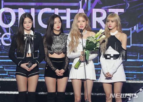how many awards does blackpink have